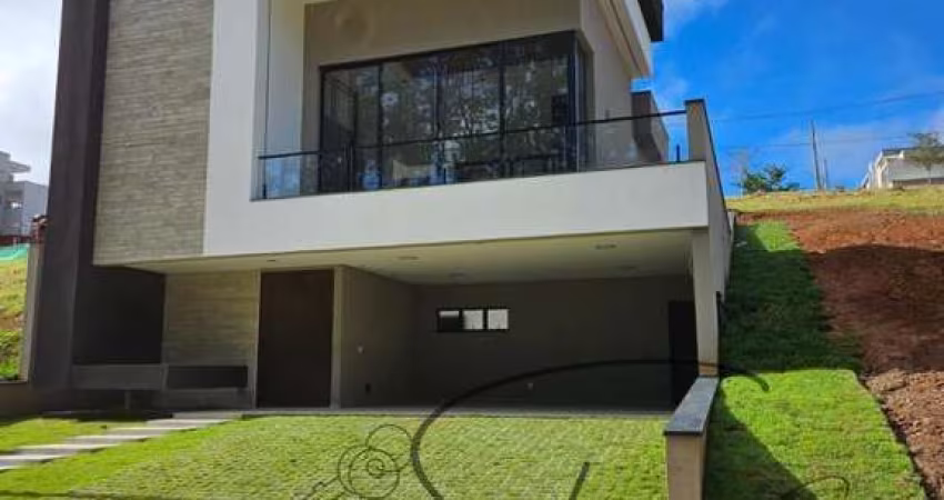 CASA A VENDA COM 3 SUITES