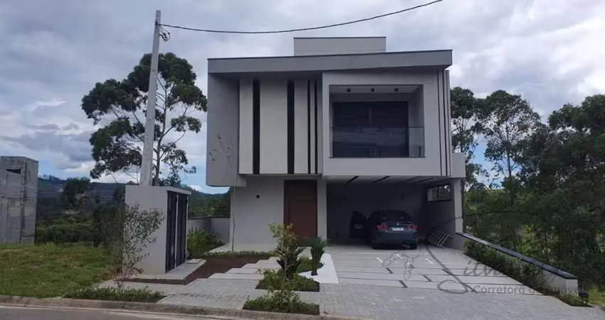 Casa mobiliada com piscina e vista para a reserva no aruã brisas  3 suítes e 332,60m² cidade parquelandia mogi das cruzes / sp
