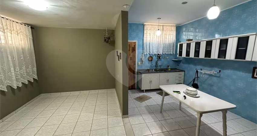 Casa com 2 quartos para locação em Cidade Alta - SP