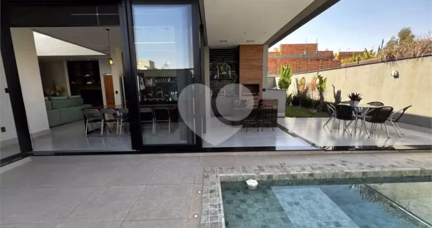Condomínio com 3 quartos à venda em Morato - SP