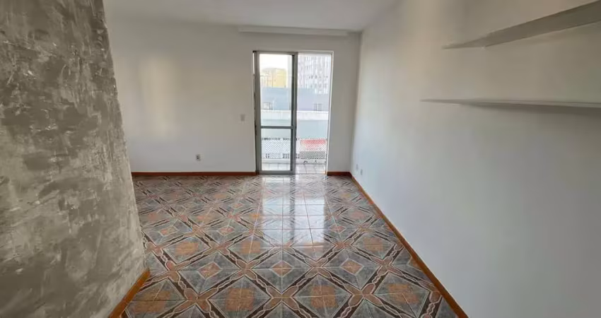 Apartamento de 1 dormitório, sacada, vista livre, 1 vaga de garagem