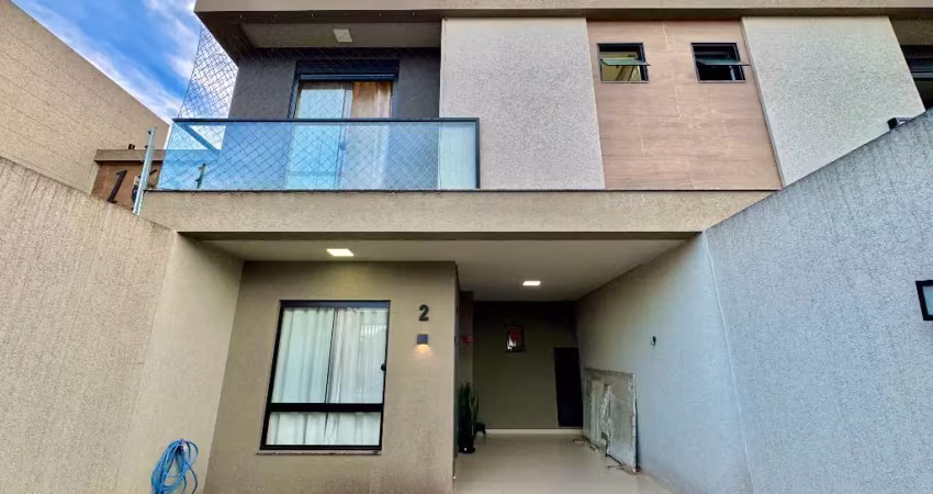 Sobrado semi mobiliado acabamento alto padrão no bairro boqueirão