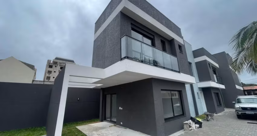 Sobrado em condomínio no bairro uberaba  - excelente acabamento, pronto para morar