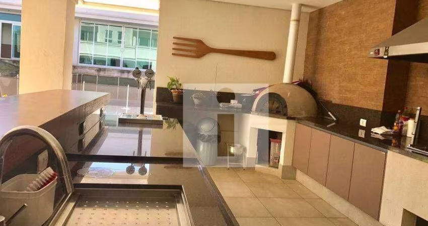 Linda residência em local privilegiado no condomínio