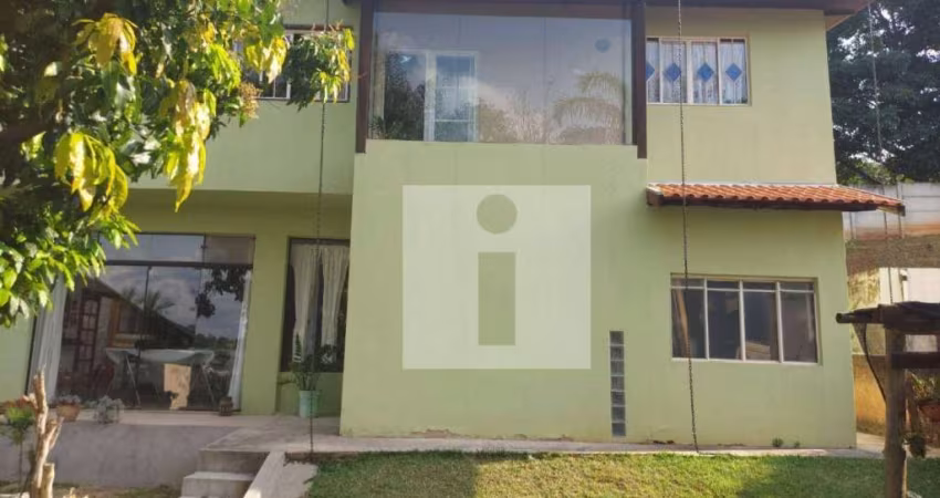 Casa a venda com 4 quartos, no condomínio San Conrado em Sousas, Campinas.