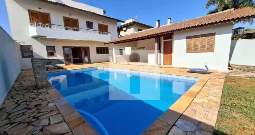 Casa a venda no San Conrado em Sousas 3 suítes, espaço gourmet e piscina. 455m2 de terreno e 101m2 de construção.
