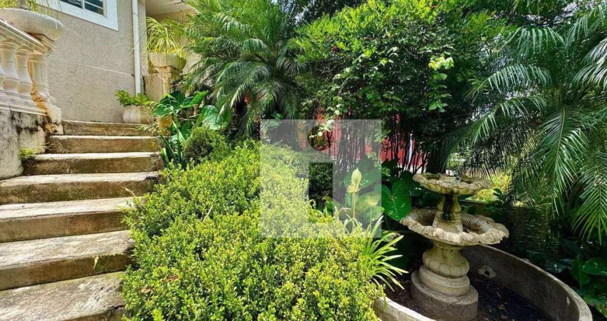 Casa com 3 quartos à venda por R$ 950.000