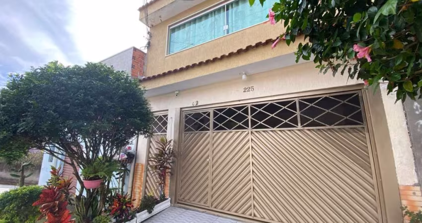 Sobrado para Venda em Suzano, Jardim Leblon, 4 dormitórios, 2 suítes, 3 banheiros, 2 vagas