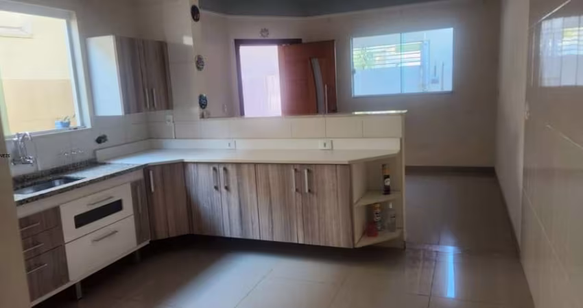 Casa para Venda em Indaiatuba, JARDIM REGENTE, 3 dormitórios, 1 suíte, 2 banheiros, 2 vagas