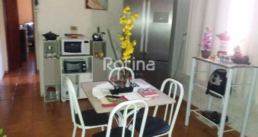 Casa à venda, 3 quartos, Marta Helena - Uberlândia/MG - Rotina Imobiliária