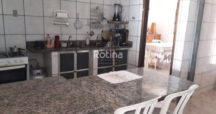 Casa à venda, 4 quartos, Tibery - Uberlândia/MG - Rotina Imobiliária