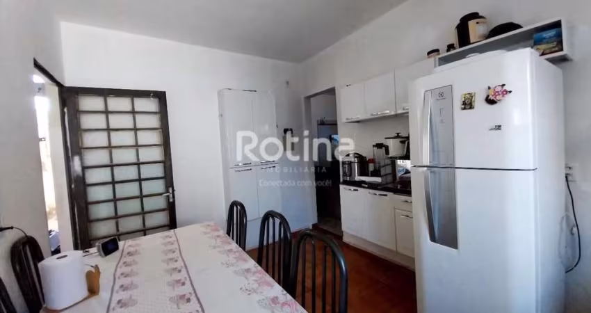 Casa à venda, 3 quartos, Santa Mônica - Uberlândia/MG - Rotina Imobiliária