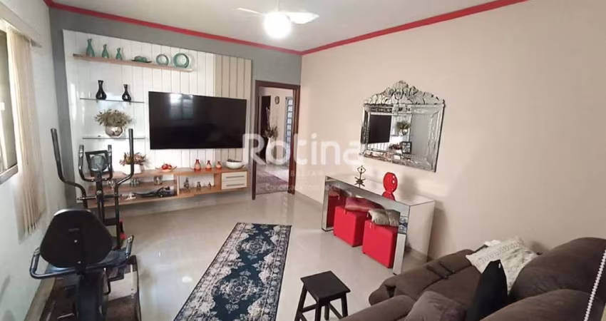 Casa à venda, 3 quartos, Segismundo Pereira - Uberlândia/MG - Rotina Imobiliária