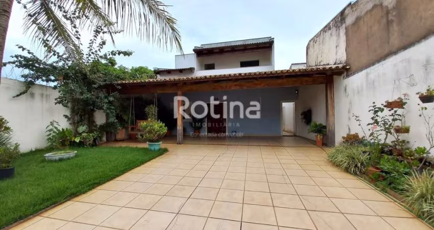 Casa à venda, 3 quartos, Marta Helena - Uberlândia/MG - Rotina Imobiliária