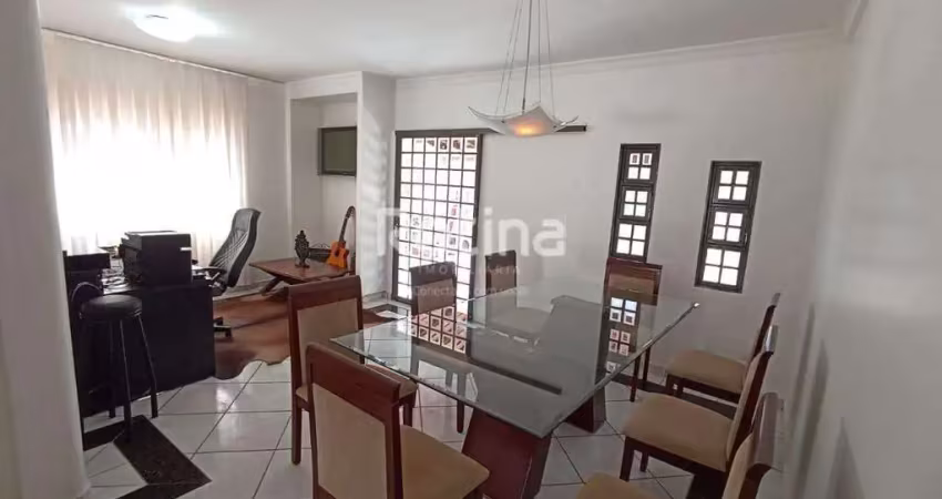 Casa à venda, 3 quartos, umuarama - uberlândia/mg - rotina imobiliária
