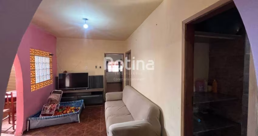 Casa à venda, 3 quartos, Custódio Pereira - Uberlândia/MG - Rotina Imobiliária