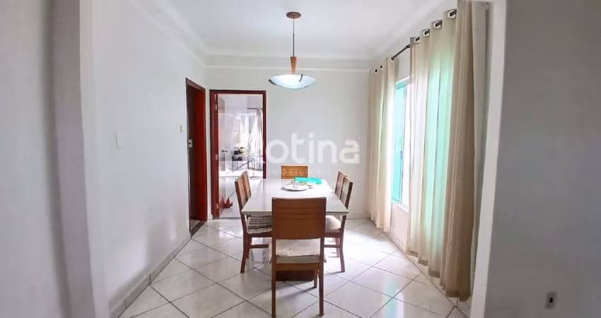 Casa à venda, 4 quartos, Segismundo Pereira - Uberlândia/MG - Rotina Imobiliária
