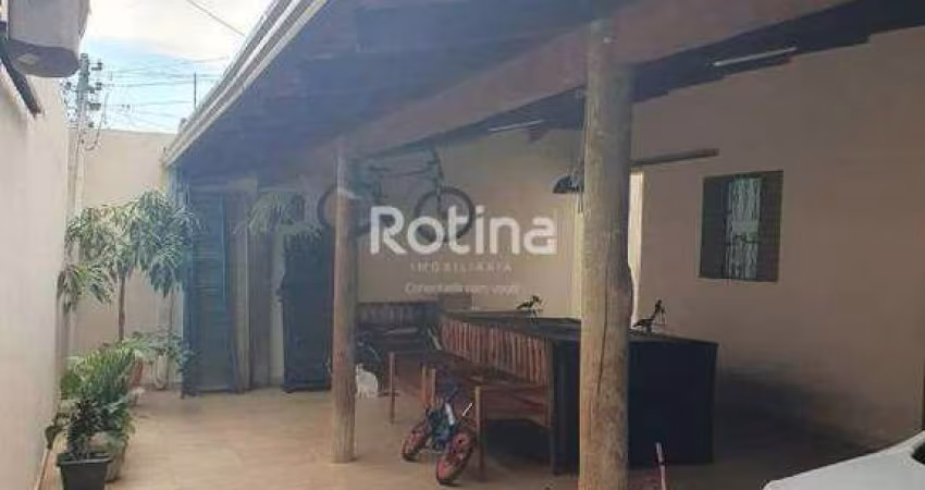 Casa a venda, 158, Bairro Tubalina e Quartel