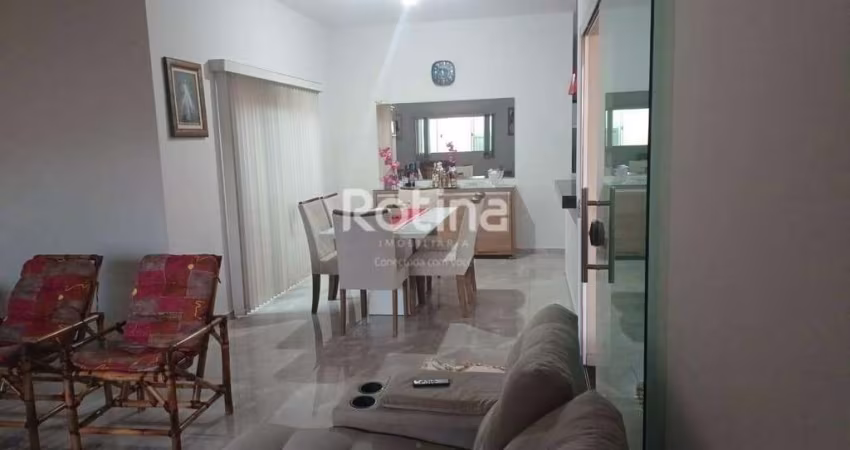 Casa à venda, 3 quartos, Pampulha - Uberlândia/MG - Rotina Imobiliária