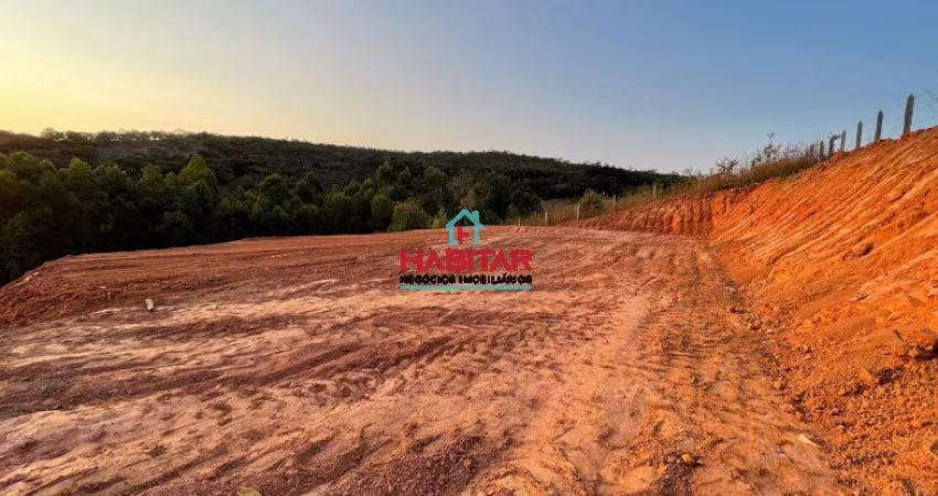 Chácara de 1.000 m²  no CACHOEIRINHAS em ITAÚNA-MG.   ️Água do SAAE   ️Energia   ️Infraestrutura Completa