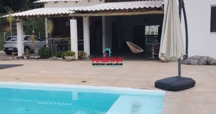 Linda casa em condomínio fechado Residencial Mirante  localizado em Igarapé/MG, com a área de 1000 m²