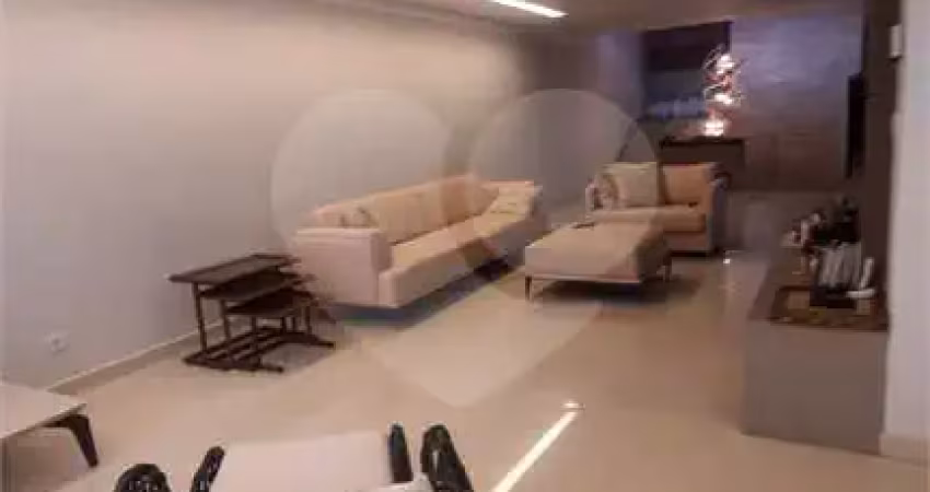 Casa com 3 quartos à venda em Vila Galvão - SP