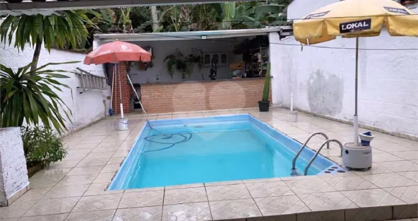 Casa à venda com 3 quartos em praia das palmeiras, caraguatatuba - sp