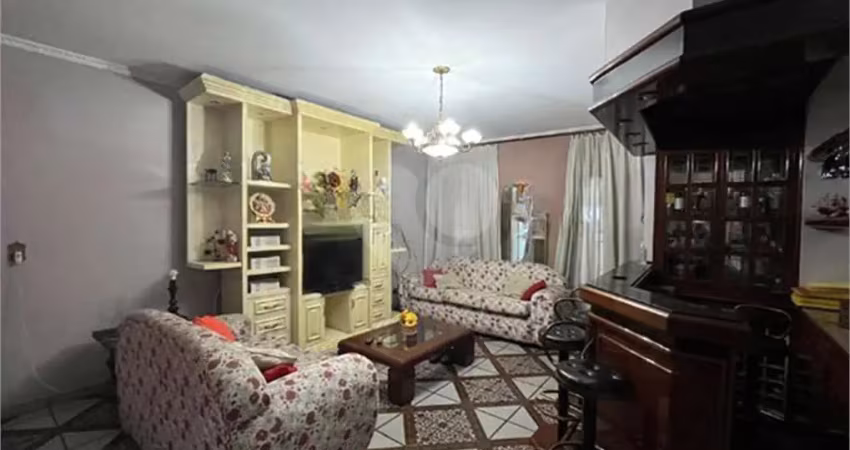 Casa com 4 quartos à venda em Vila Rosália - SP
