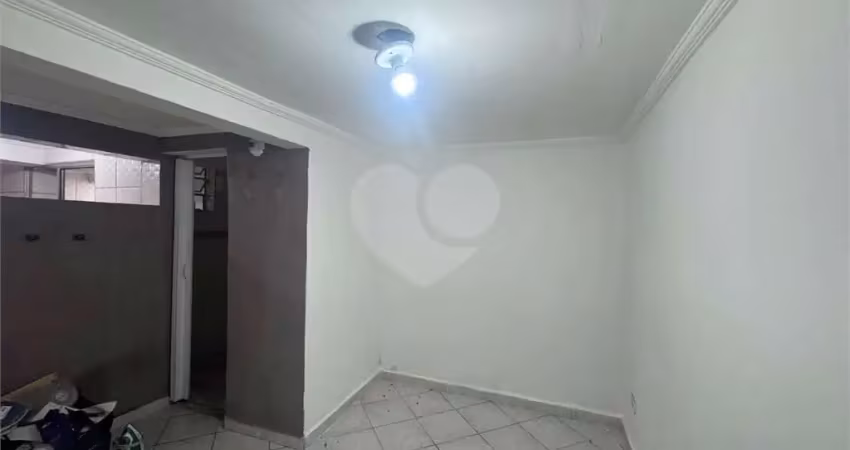 Casa com 2 quartos à venda ou para locação em Vila Rosália - SP