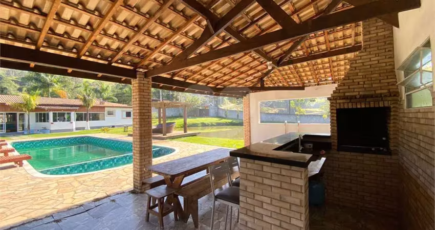 Sítio à venda com 2 quartos, sendo 2 suítes,  em ouro fino, santa isabel - sp