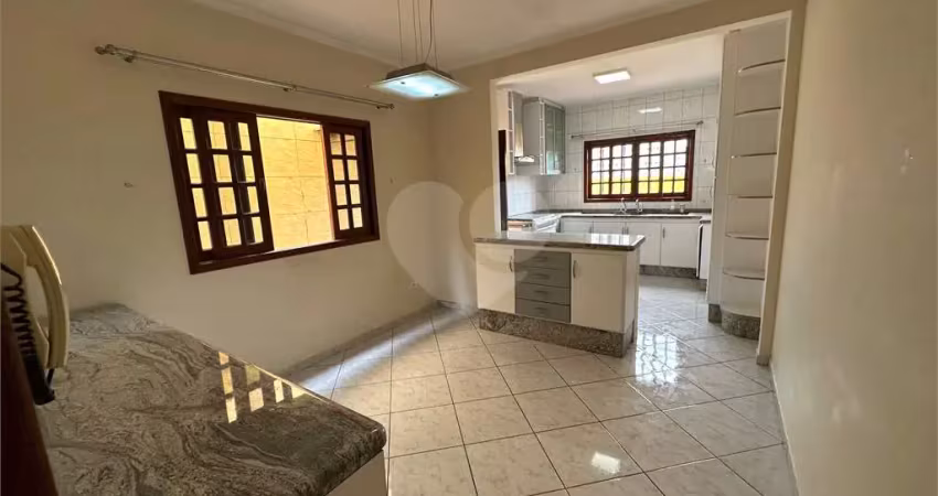 Casa com 3 quartos à venda na Rua Quilombo, --, Jardim Santa Cecília, Guarulhos