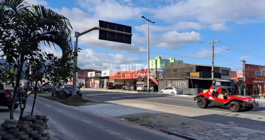 Casa comercial para alugar na Avenida Rio Branco, Poiares, Caraguatatuba