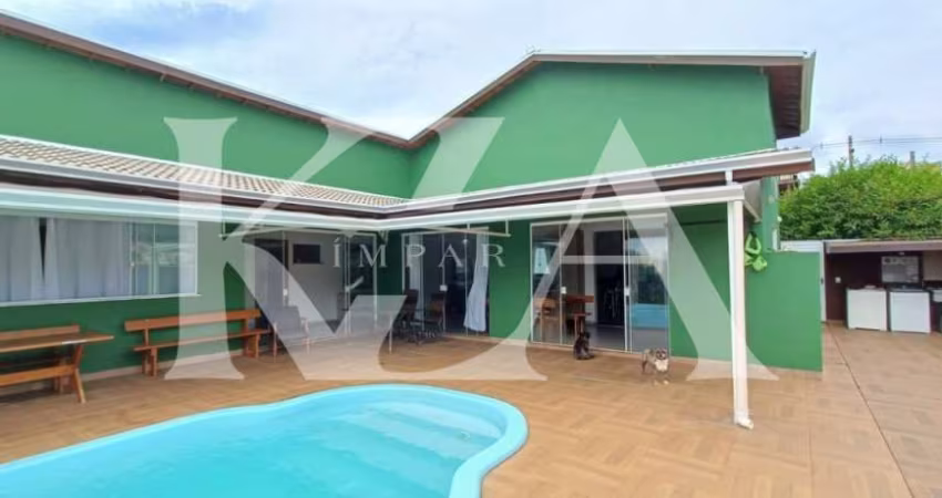 Chácara no Horizonte Azul II, em Itupeva com 2 suítes, sauna, piscina e hidro.