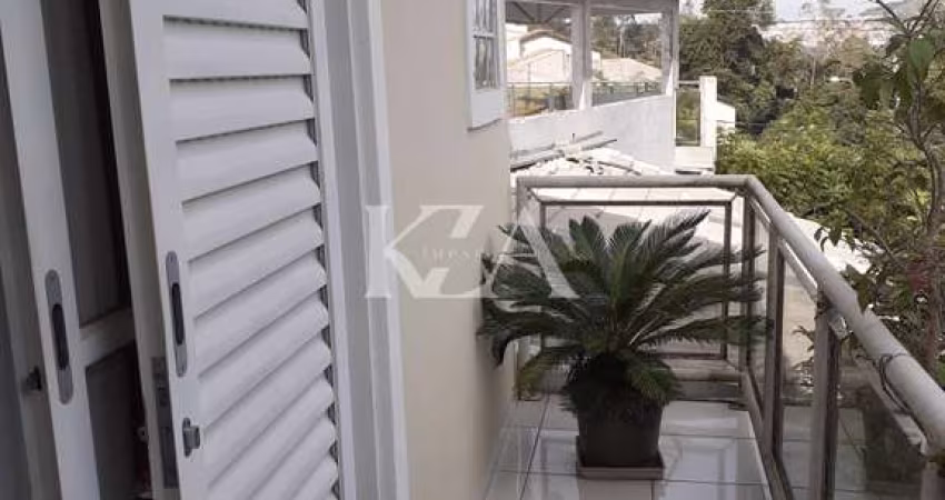 Linda e Charmosa casa no Jardim Itália na Várzea Paulista com Edícula