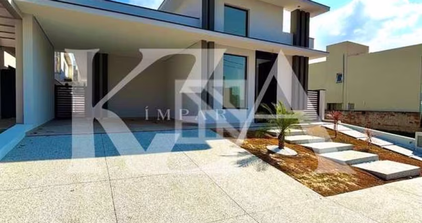Casa em Condomínio com 3 suítes espaço para instalação de ampla piscina