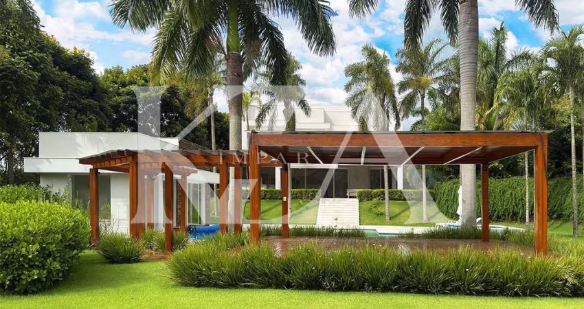 Arquitetura imponente com lazer exclusivo na Fazenda da Grama
