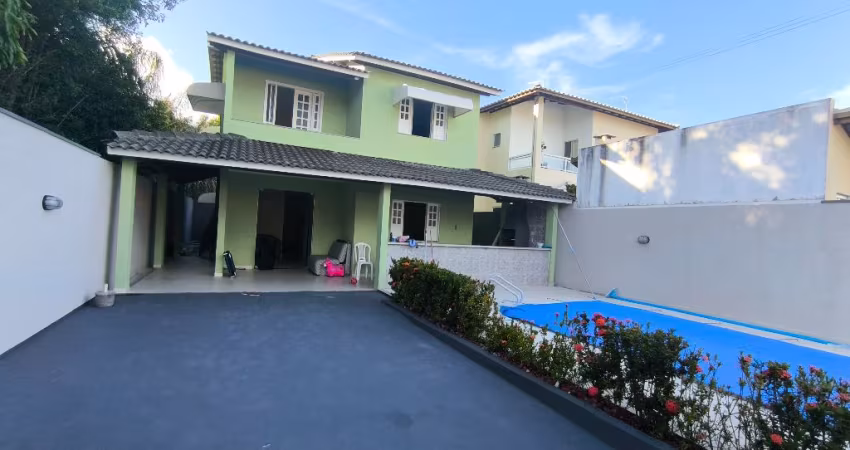 Casa duplex com piscina perto da praia de Arembepe