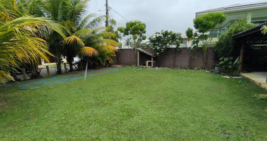 Casa térrea em amplo terreno dentro do Vilas de Jacuípe
