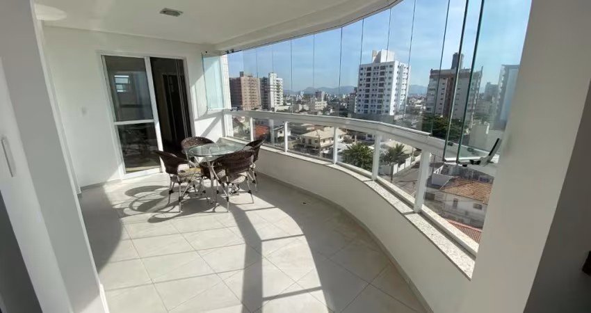 APARTAMENTO COM 3 DORMTÓRIOS PARA LOCAÇÃO ANUAL NO CENTRO DE NAVEGANTES/SC