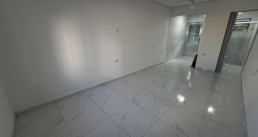 Kitnet a venda no Boqueirão - Reformada.
