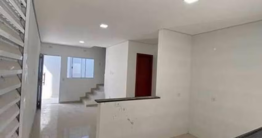 Casa de condomínio com churrasqueira para locação - 2 dormitórios.