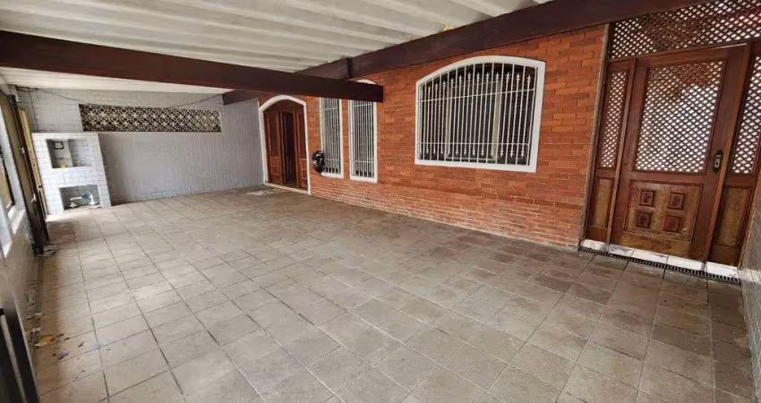 Casa a venda na guilhermina apenas 350 metros da praia.