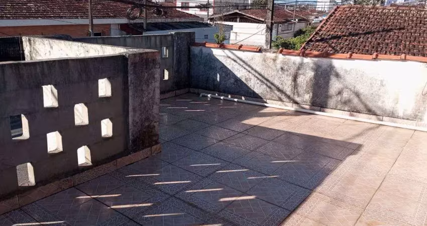 Casa geminada a venda na guilhermina - 2 dormitórios, sendo 1 suíte.