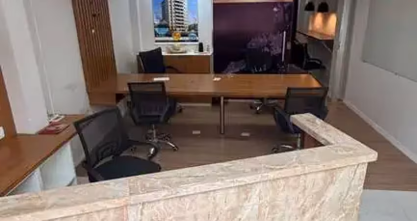 Loja no boqueirão no centro comercial  a poucos mts da costa e silva - mobiliada