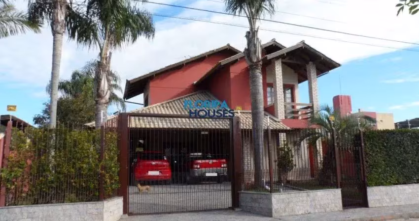 Casa a venda em ingleses com piscina,  4 dormitórios em área nobre