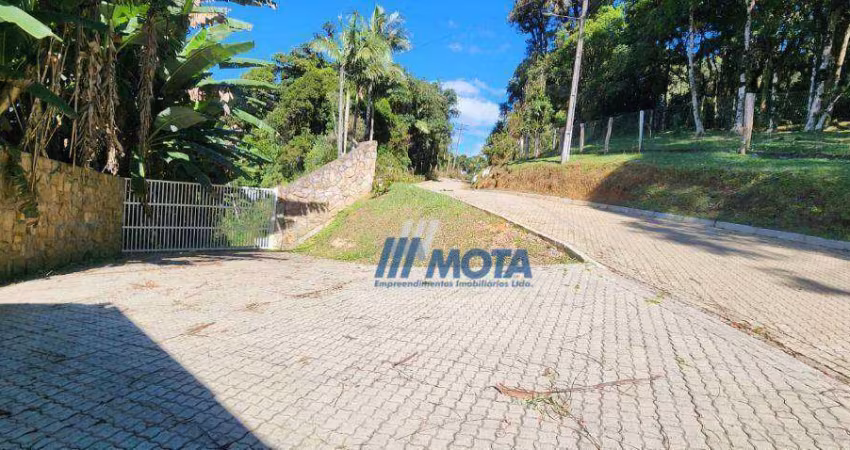 Ótima chácara a venda Condomínio Recanto das Hortência São Jose dos Pinhais com 22.800,00m2, rua pavimentada até a propriedade com paver de qualidade.