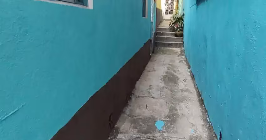 Casa próximo av.timoteo pemteado-r$ 800,00 aceita deposito