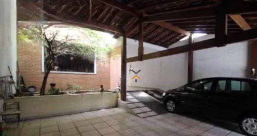 SOBRADO COM 4 DORMITÓRIOS SENDO 1 SUÍTE, 3 BANHEIROS, 2 VAGAS, NO BAIRRO JARDIM - SANTO ANDRÉ.