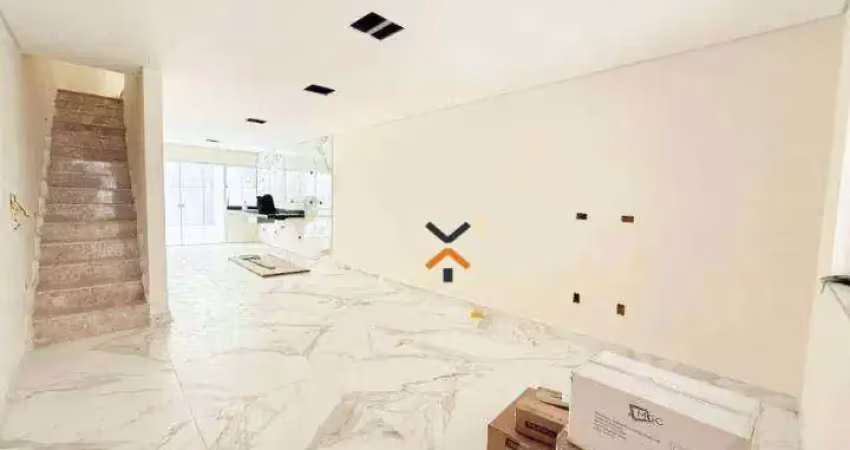 Sobrado com 3 dormitórios à venda, 126 m² por R$ 720.000,00 - Jardim Utinga - Santo André/SP
