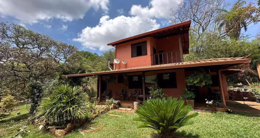 Sítio em condomínio fechado com área de 7.000m² em mateus leme - mg